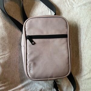 Brixley bag. Size medium. Color Perry.